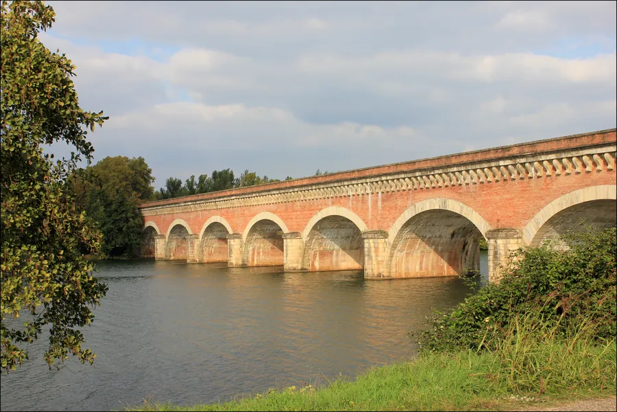 Le pont-canal du Cacor à Moissac